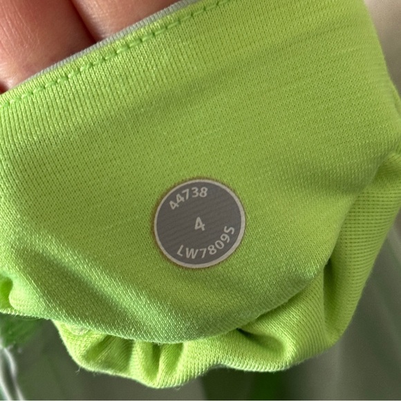 Lululemon boogie shorts green size 4 - Picture 4 of 5